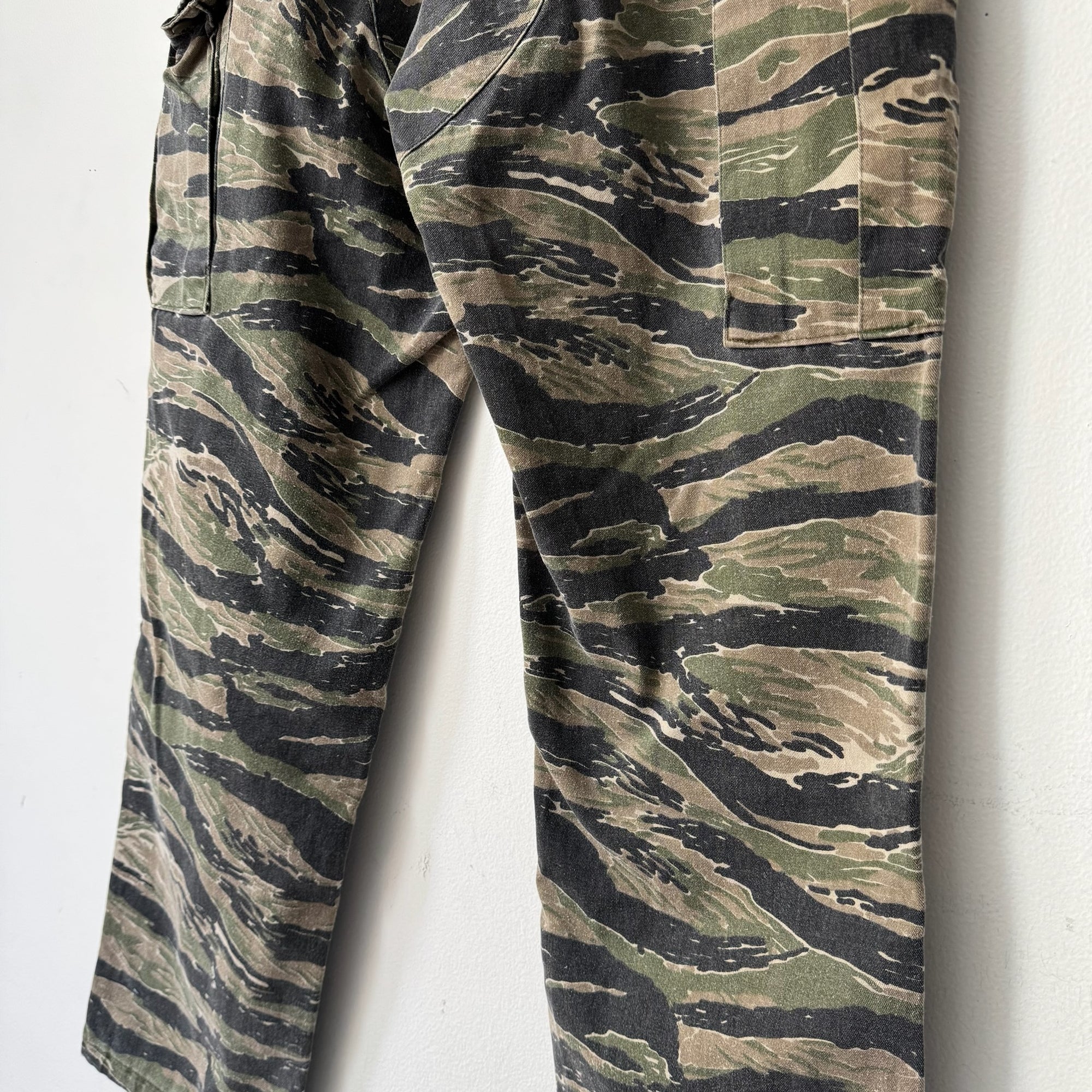 1990s Tiger Camo Military Cargo Pants